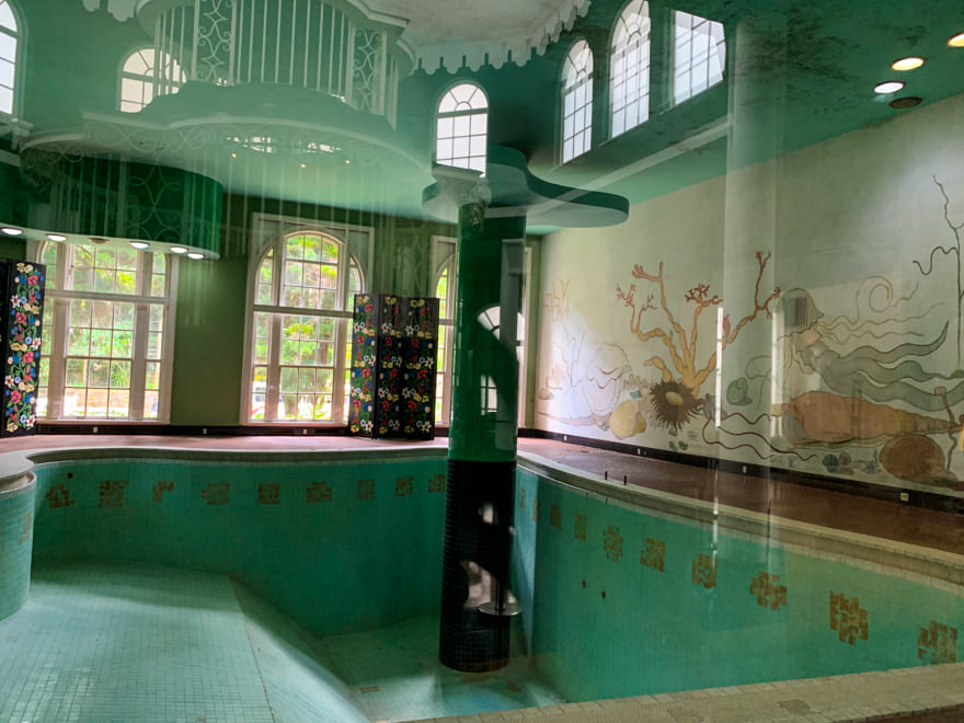 piscina aquecida quitandinha - Palácio Quitandinha Petrópolis: visita guiada ao passado glamouroso