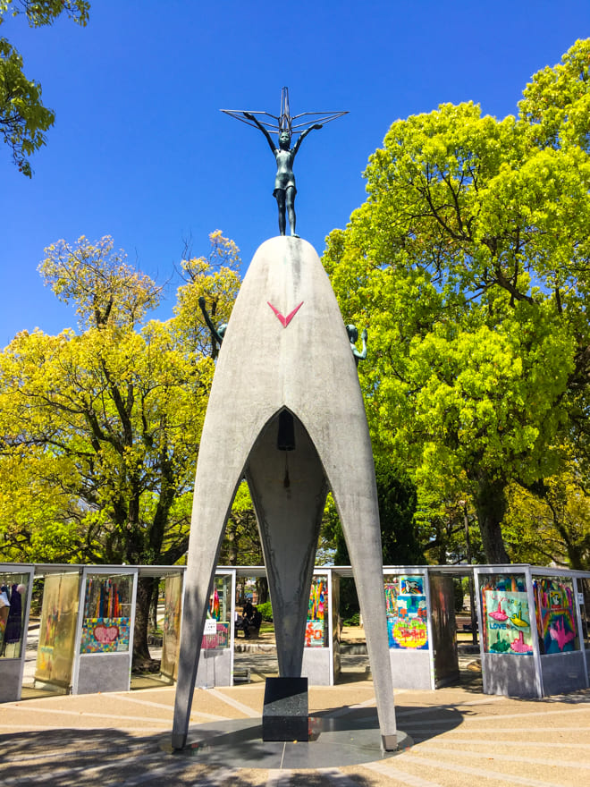 monumento pelas crianc%CC%A7as explosao bomba atomica - O que fazer em Hiroshima. Super roteiro de viagem de 2 dias