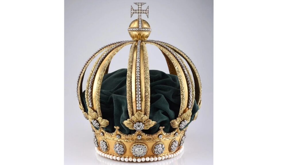 coroa imperial 1 1024x576 - Museu Imperial de Petrópolis: um lindo olhar para o passado [8on8]