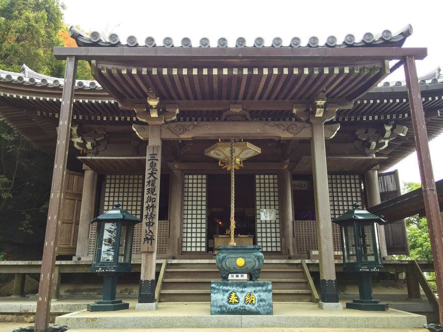 templo topo monte misen - Ilha Sagrada de Miyajima: tudo para você conhecer e se encantar.