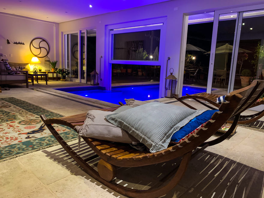 pisicina aquecida de noite lah hostellerie - Hotel romântico Campos do Jordão: o lindo L.A.H. Hostellerie [HOTEL]