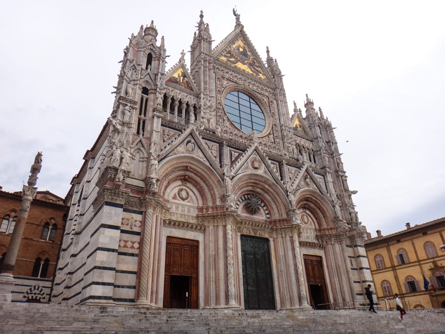 duomo siena italia toscana fachada rosa - O que fazer em Siena Itália. Roteiro de 1 dia completo para você! [8on8]