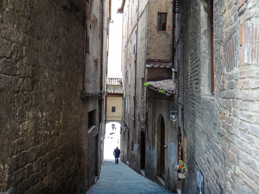 rua medieval siena o que fazer - O que fazer em Siena Itália. Roteiro de 1 dia completo para você! [8on8]
