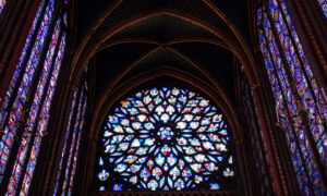Sainte-Chapelle em Paris: a igreja mais incrível na cidade [8on8]