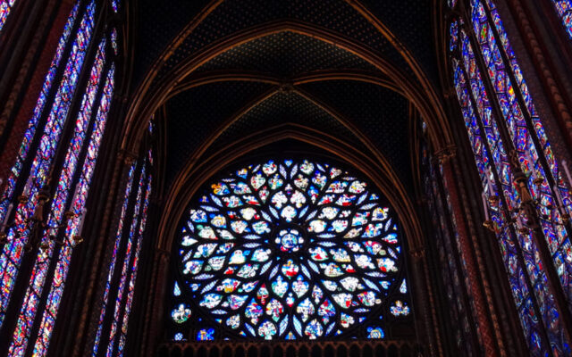 igreja francesa vitrais sainte chapelle paris
