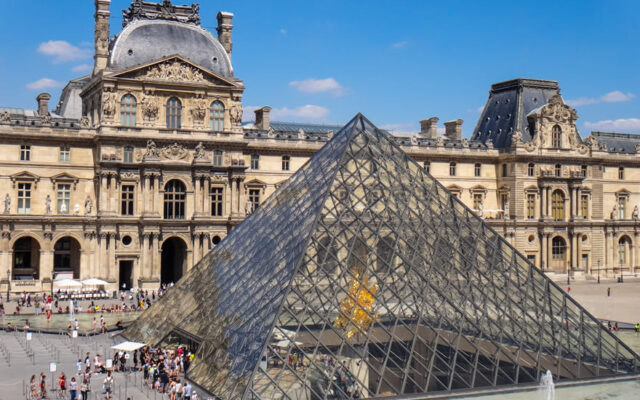 piramide museu de paris louvre