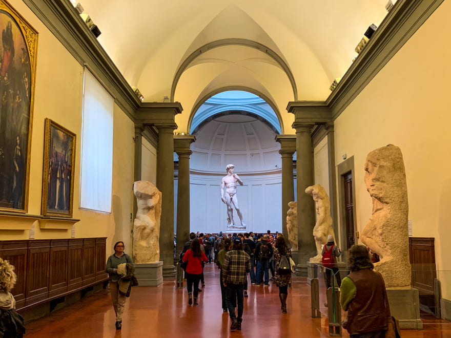 estatua davi academia - Museus de Florença Itália: os melhores para o seu roteiro de viagem