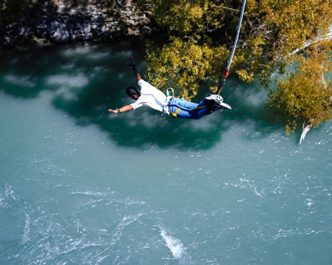 o que levar em uma viagem de aventura bugue jumping viajar no verão