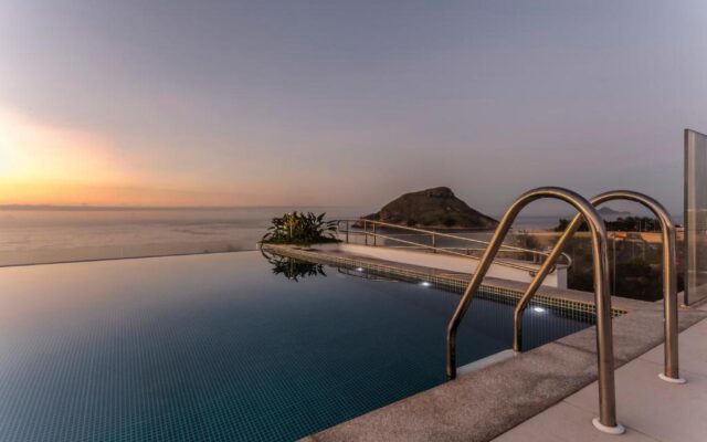 Hotel com piscina na cobertura no Rio de Janeiro - Lets Fly Away