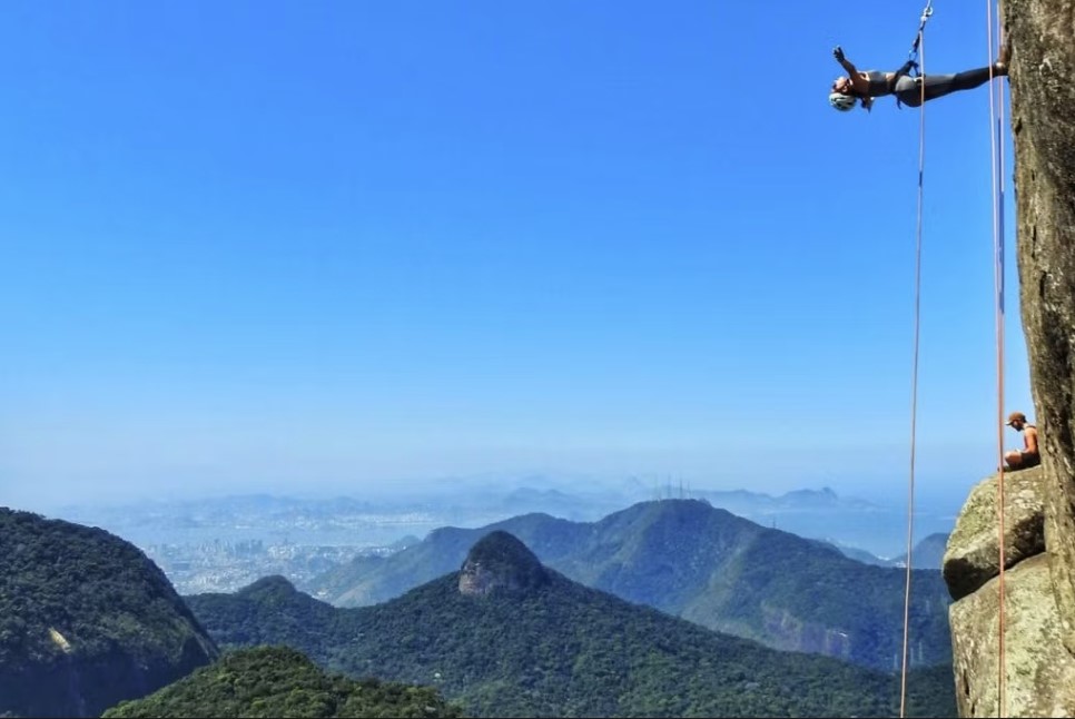 trilha com rapel no Rio de Janeiro - Lets Fly Away