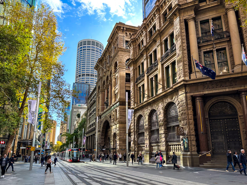 light rail como suar transporte publico em sydney australia lets fly away