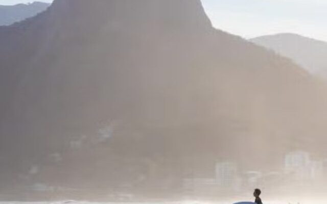 points surf Rio de Janeiro - Lets Fly Away