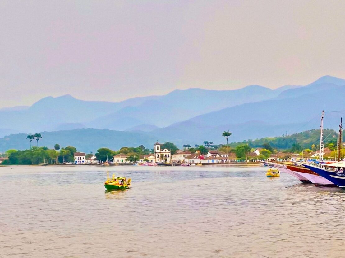 passeio de barco em Paraty - Lets Fly Away