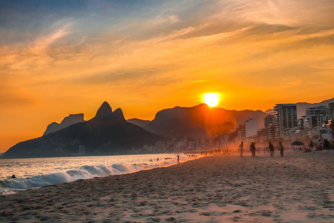 mirante Rio de Janeiro - Lets Fly Away