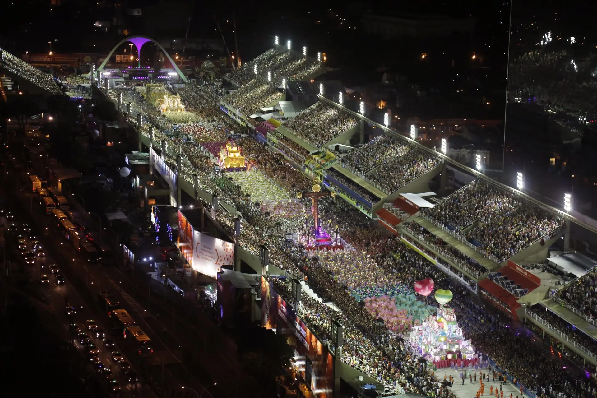 Rio de Janeiro em fevereiro - Lets Fly Away