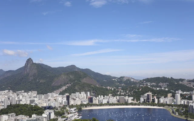 Rio de Janeiro em junho - Lets Fly Away