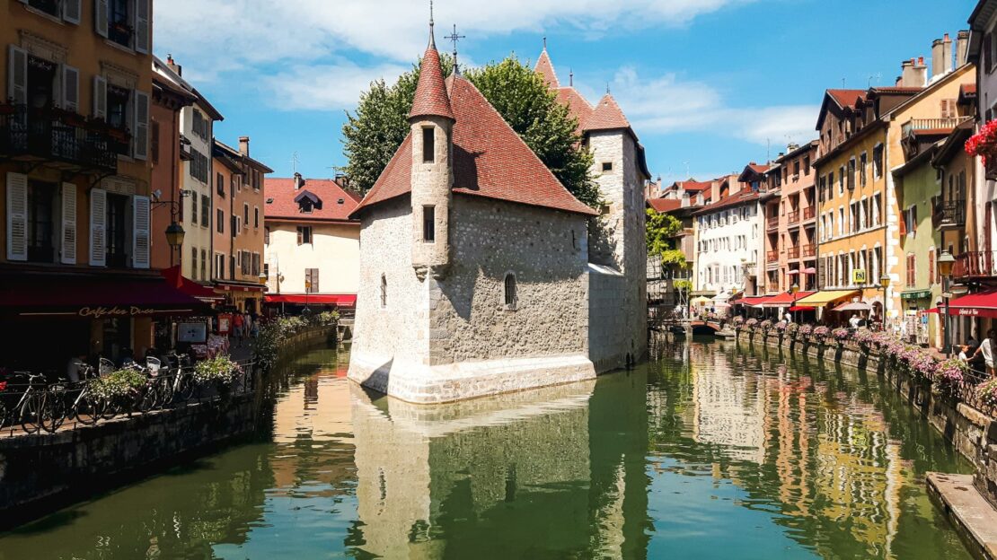 cidade para conhecer franca alem paris annecy | lets fly away