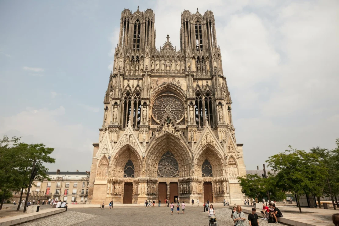 reims catedral notre dame franca fora paris | lets fly away