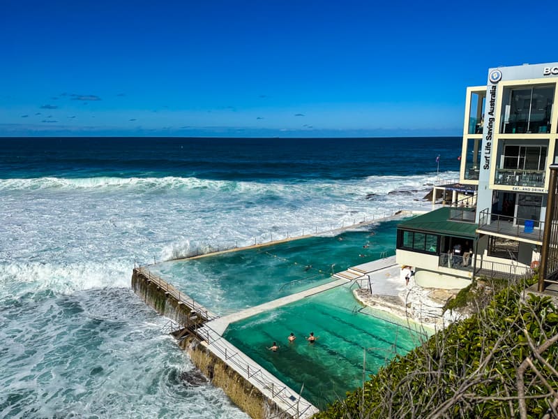 bondi beach icebergs rock pools melhores praias sydney australia | lets fly away