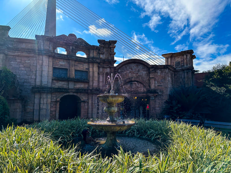 Marco das Três Fronteiras Foz do Iguaçu: Guia Completo 2025 marco das tres fronteiras foz do iguacu vila cenografica | lets fly away